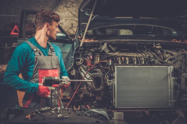 mechanic in a workshop 2023 11 27 04 56 06 utc(1)